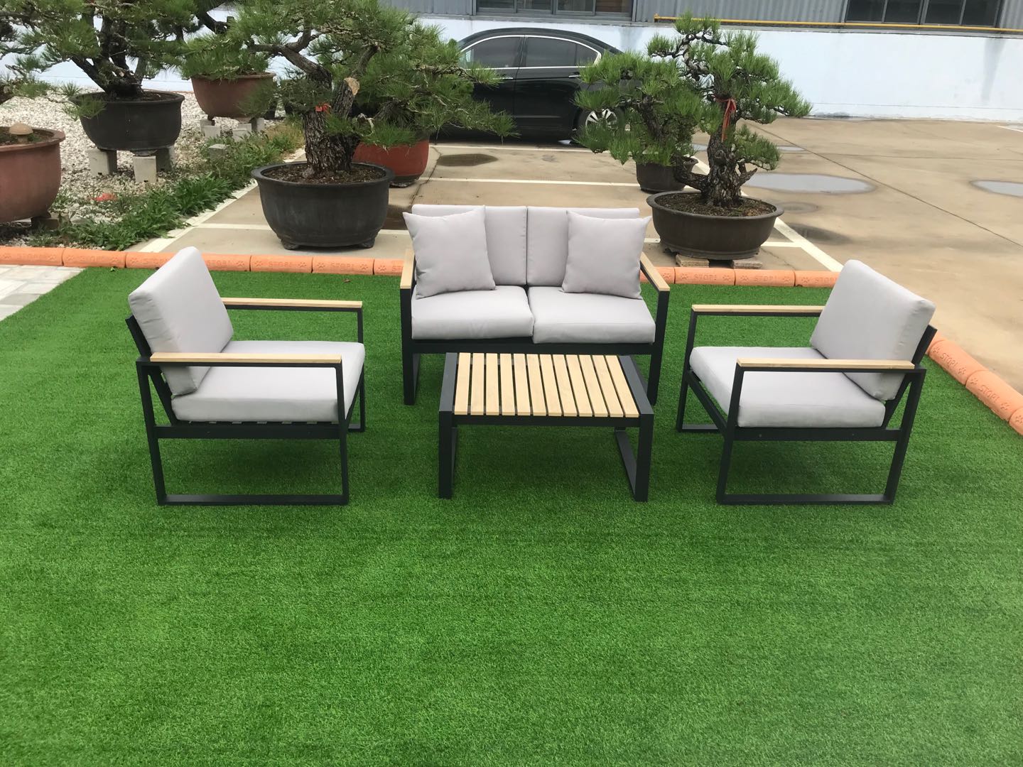 garden sofa waterproof